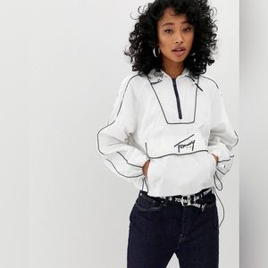 Tommy Jeans Logo Over Head Windbreaker